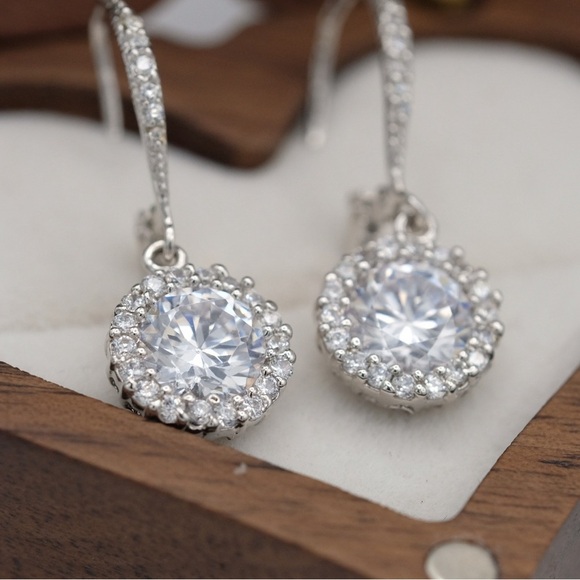 Stunning Sterling Silver Rhinestone Sparklers 🙌🏻✨⏰💭🤝⌛️ - Picture 14 of 14